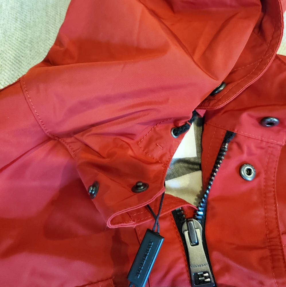 Brand new Burberry Children 14Y raincoat XXS XS - Picture 8 of 15